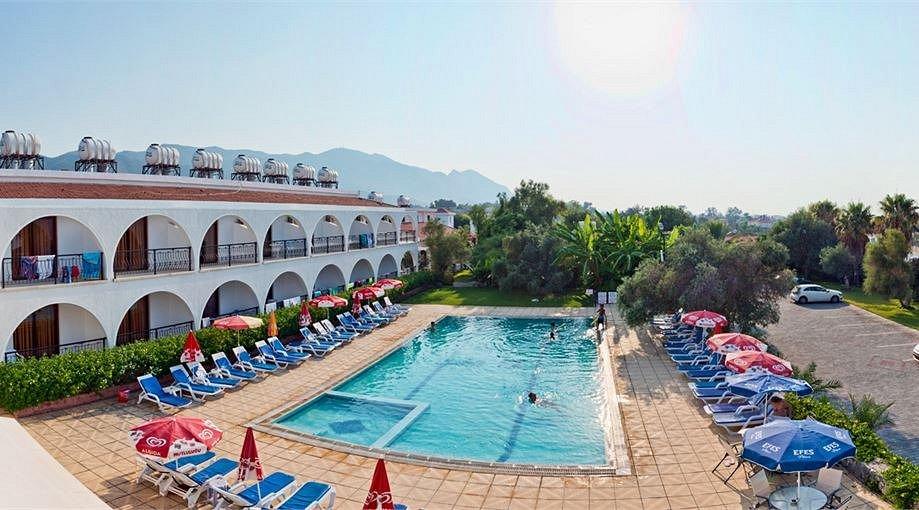 Bare Hill Holiday Village Elea Екстер'єр фото