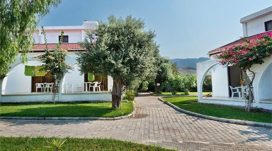 Bare Hill Holiday Village Elea Екстер'єр фото